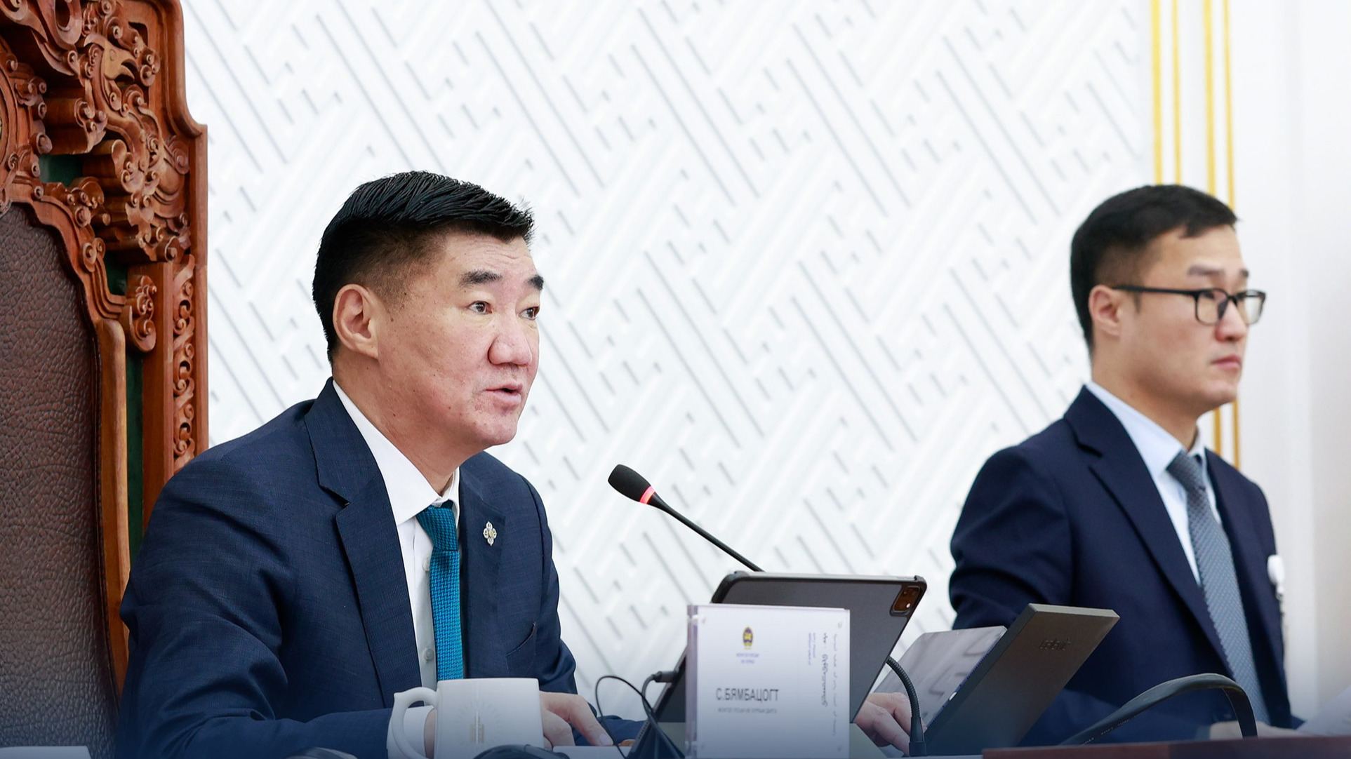 ЧУУЛГАН: ҮНДСЭН ХУУЛИЙН ЦЭЦИЙН ДҮГНЭЛТИЙГ ХҮЛЭЭН ЗӨВШӨӨРӨХ НЬ ЗҮЙТЭЙ ГЭЖ ҮЗЛЭЭ